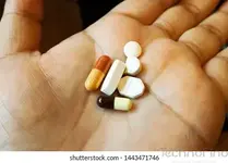 medicine-pills-capsules-hand-260nw-1443471746.webp