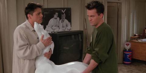 joey_and_chandler_with_the_dog_statue_in_friends.jpg